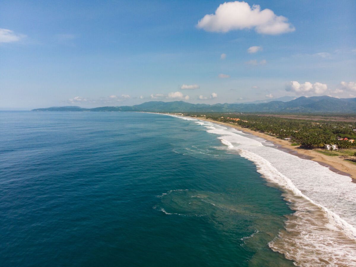 vista aérea de una playa mexicana 