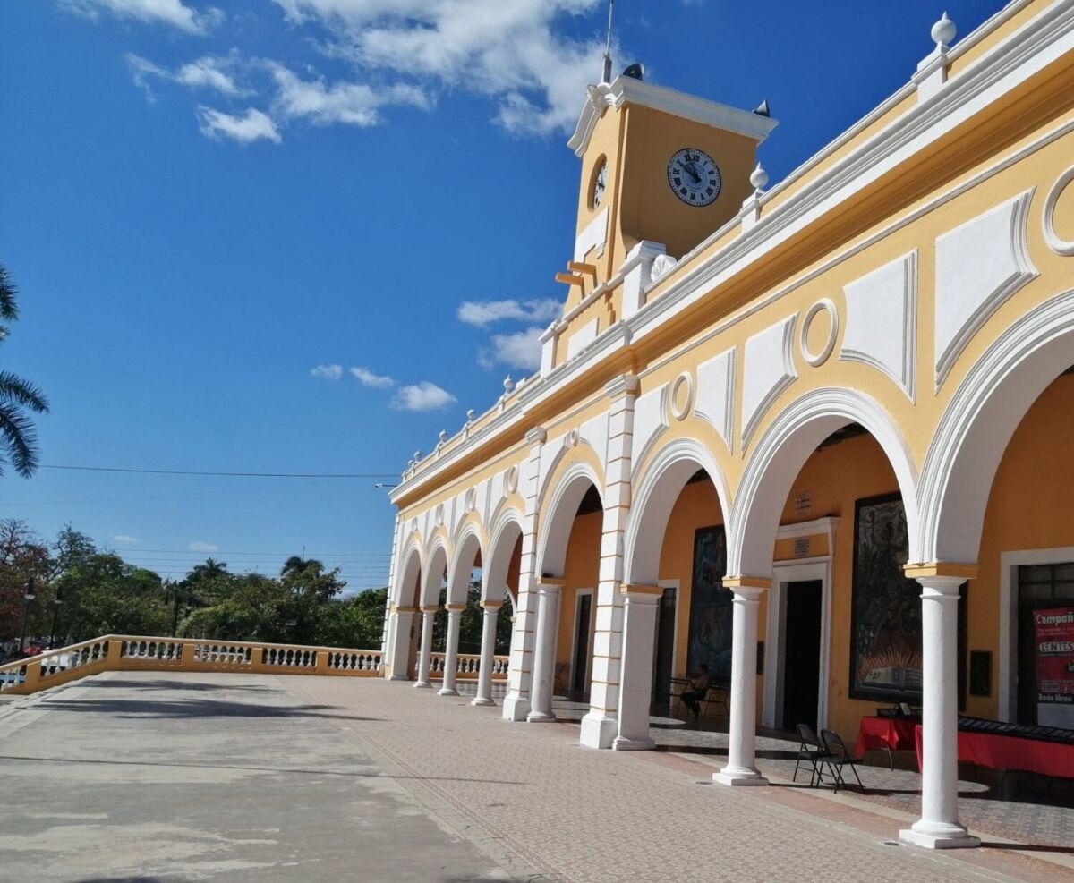 fachada neoclasica palacio municipal de calkaní