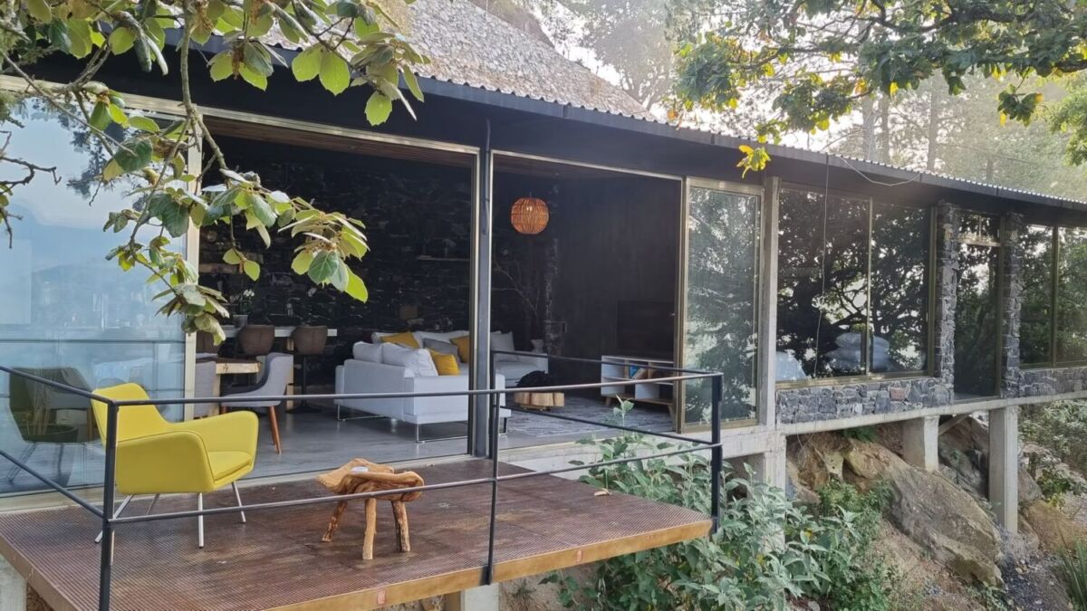 casa en medio de la naturaleza 