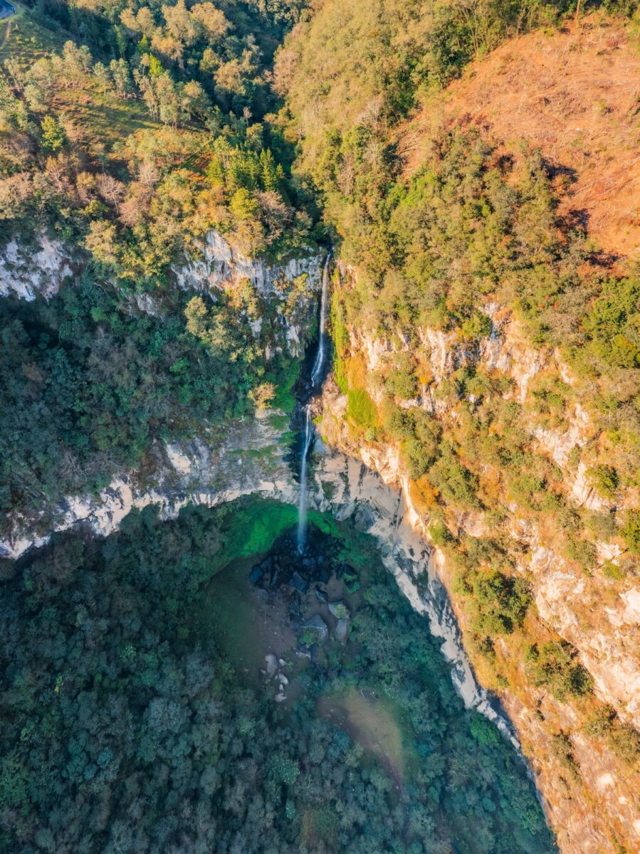 La Cascada de Cocalzingo cae de montañas cubiertas de bosques