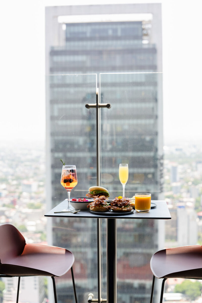 Desayuno en edificio alto