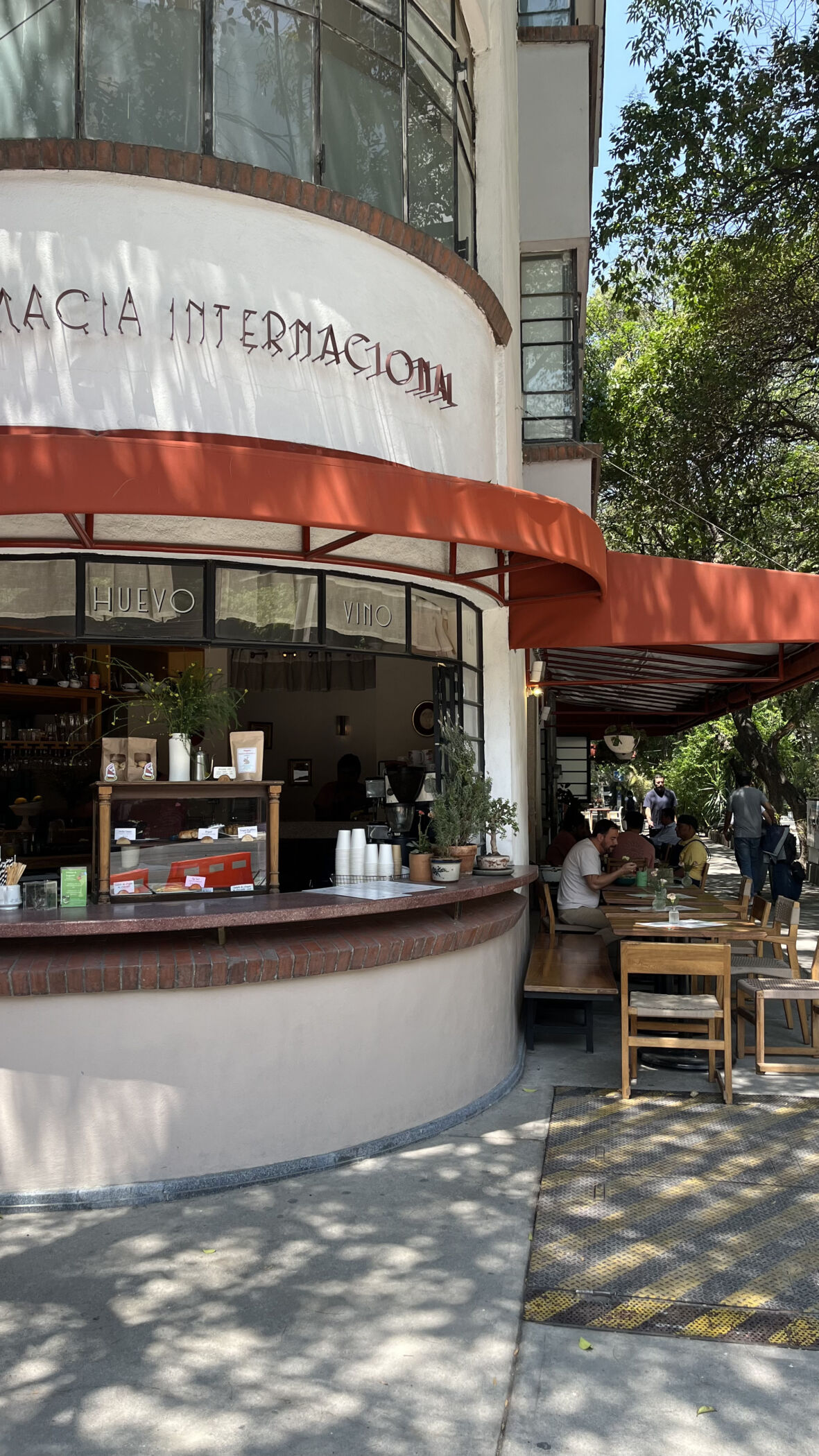 La esquinita más linda de la Condesa es experta en amistades honestas y comida deliciosa La esquinita más linda de la Condesa es experta en amistades honestas y comida deliciosa