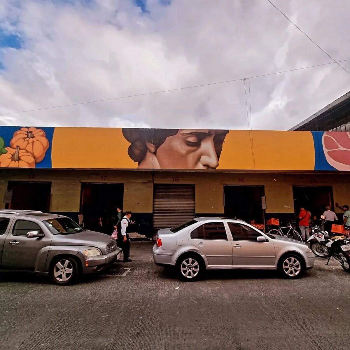 Calle con coches en la colonia guerrero