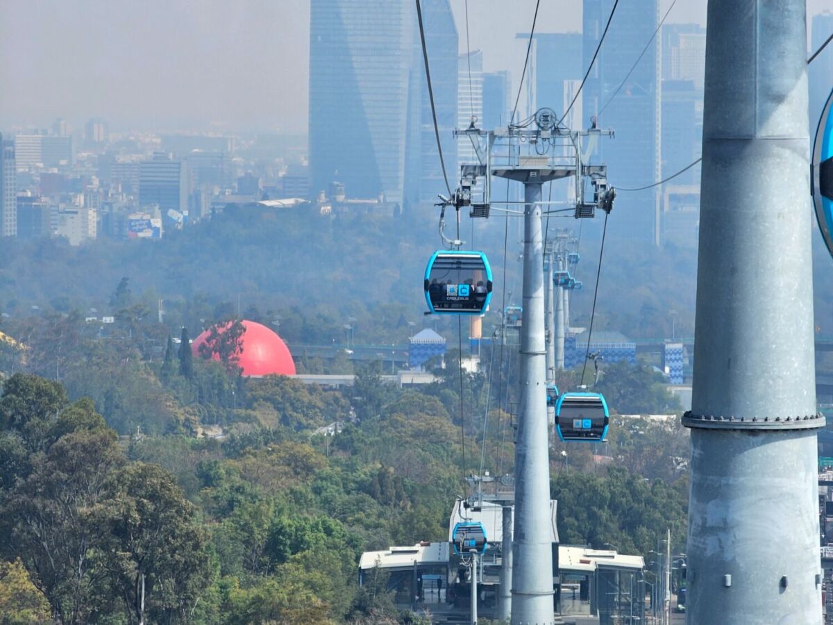 Foto aérea del cablebús en la Cineteca Nacional Chapultepec