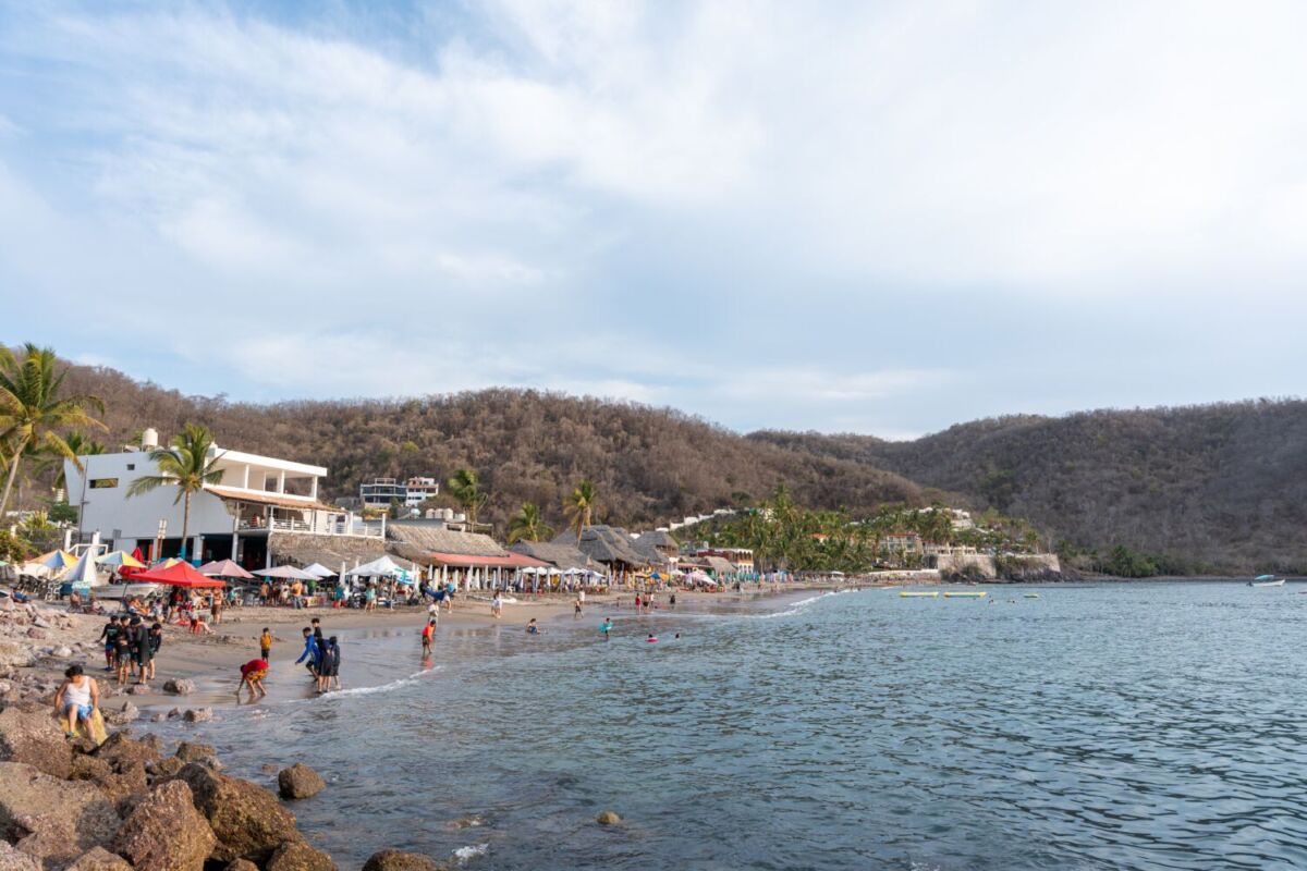 playa mexicana de oleaje suave 