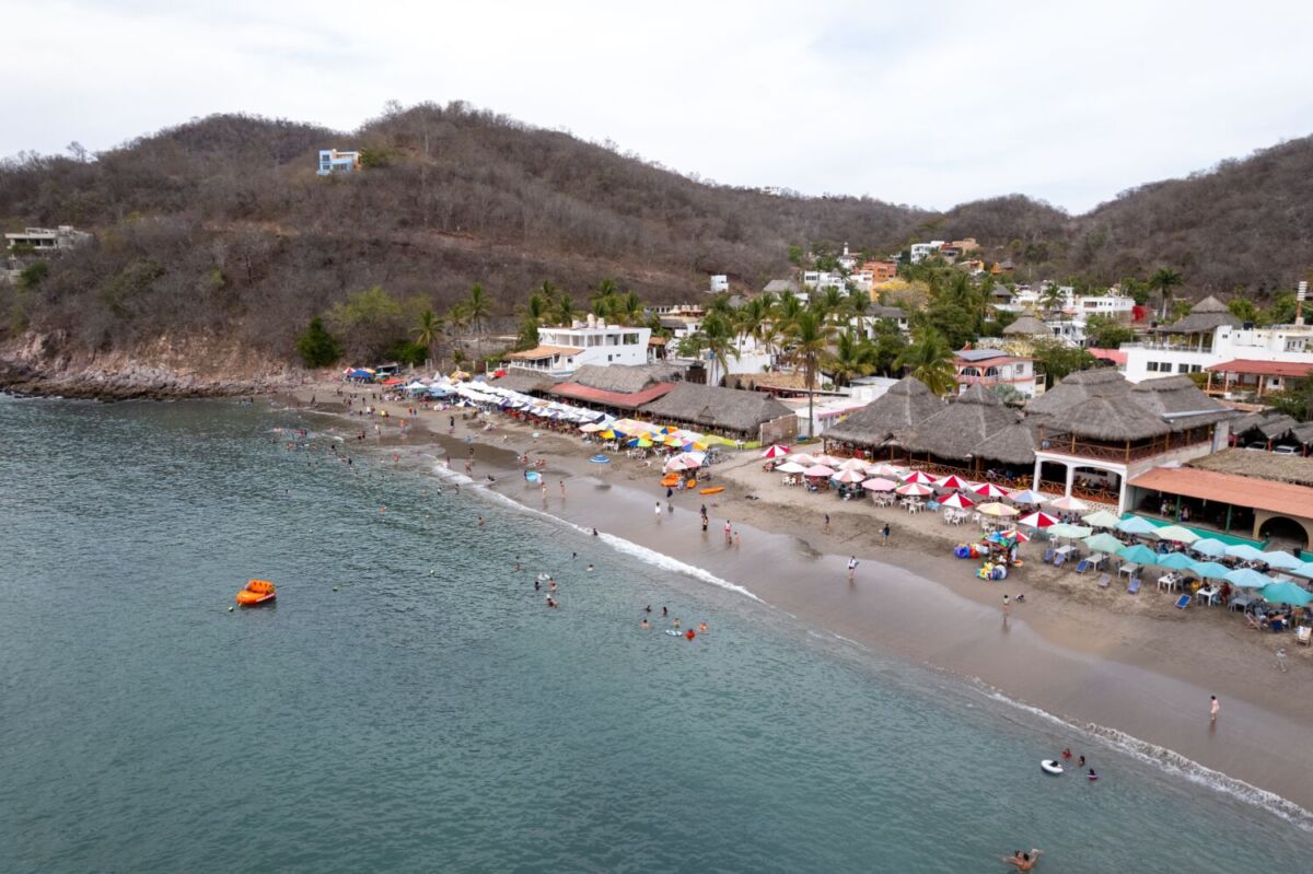 vista aérea de la playa Cuastecomates 