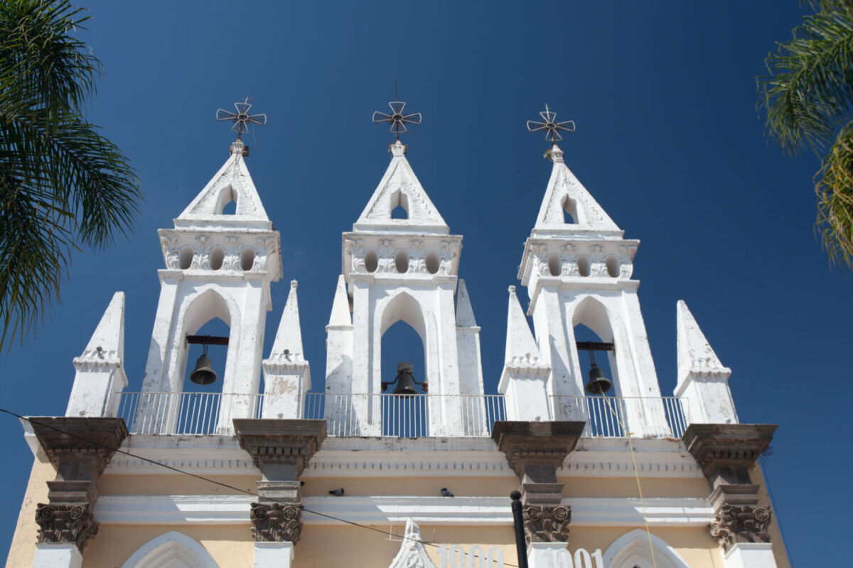 fachada de una iglesia en Tonalá, Jalisco