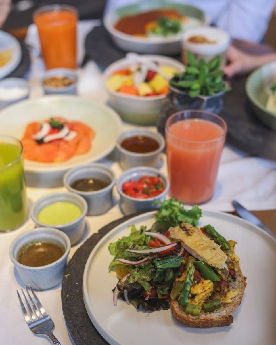 comida fresca para desayunar 