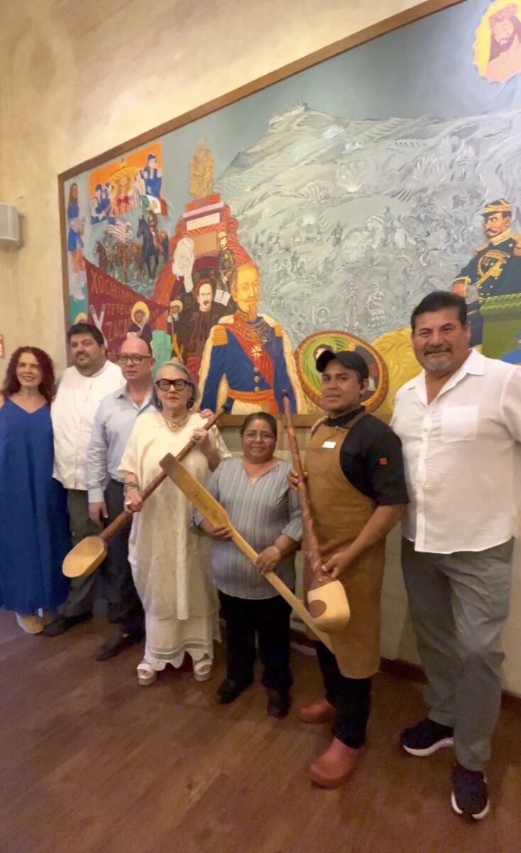 Encuentro de Moles en el Mural de los Poblanos