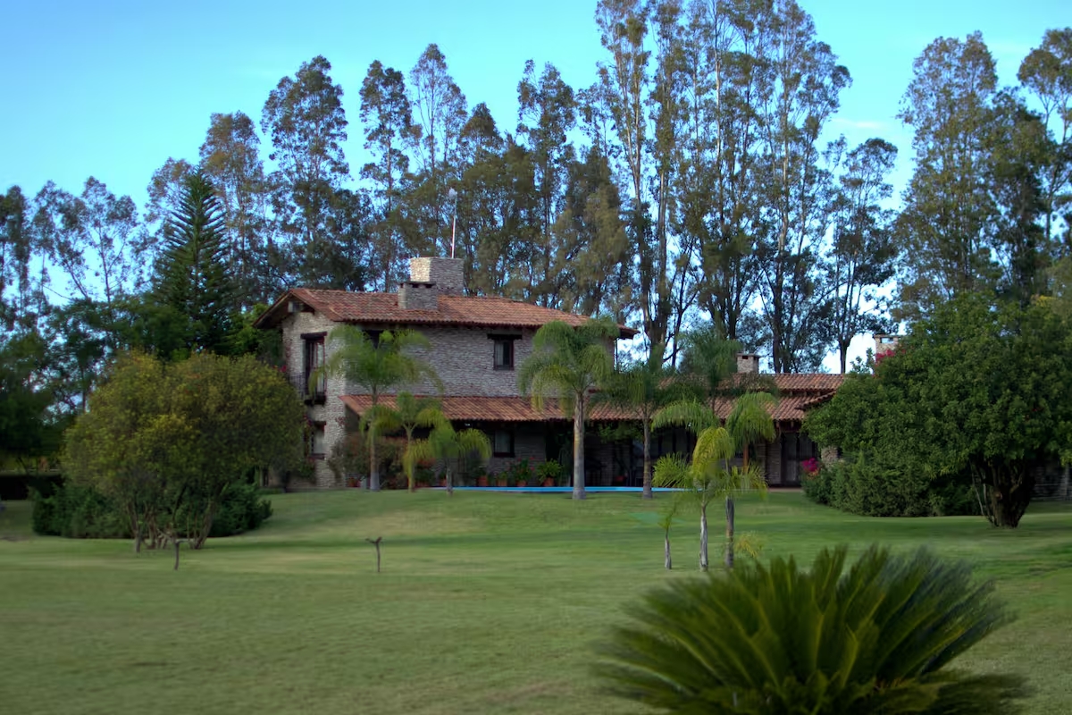 terreno grane con casa de verano