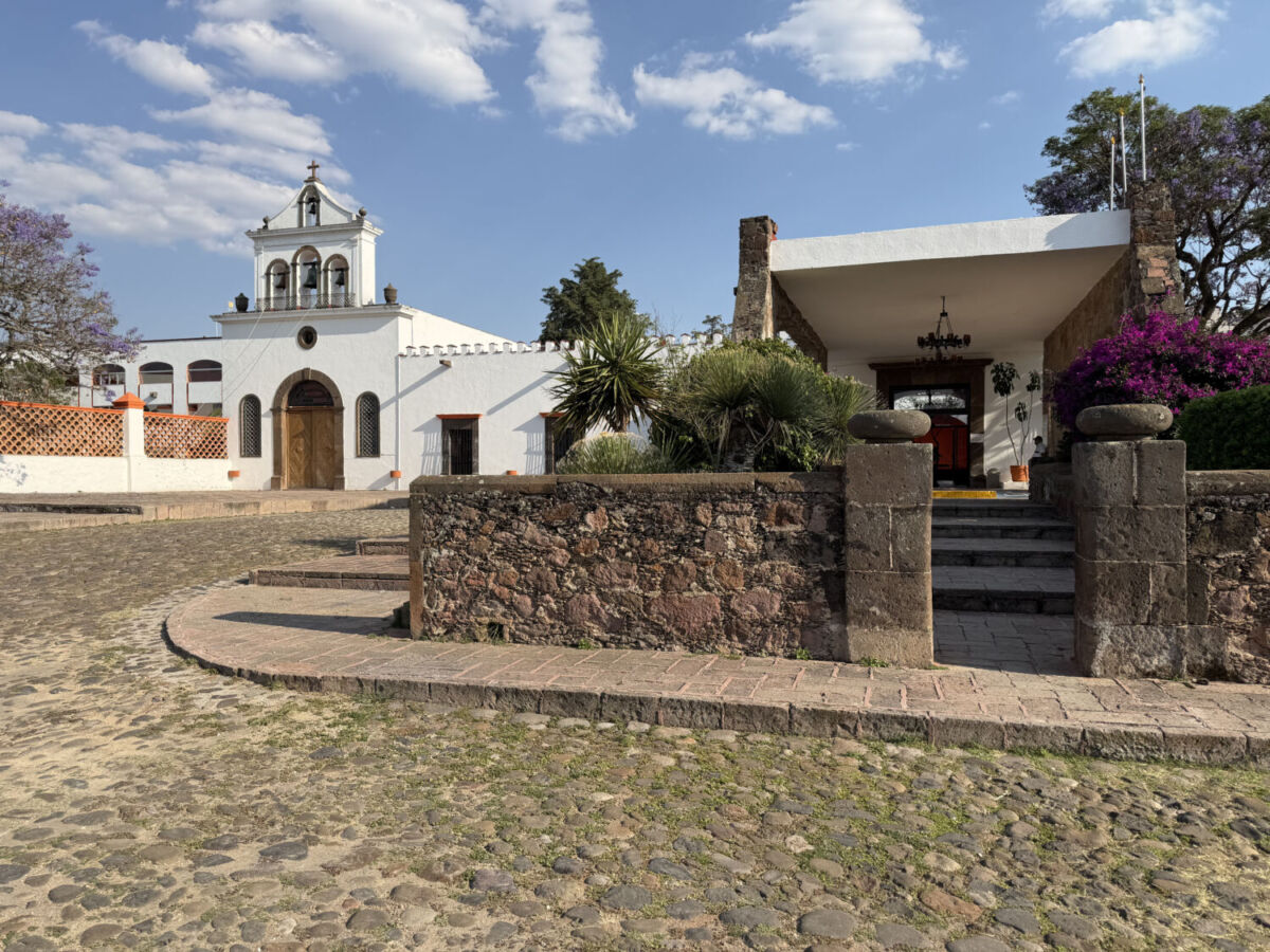 Gorditas queretanas y una hacienda de la Revolución Mexicana en el pueblito mágico de las muñecas Lele 