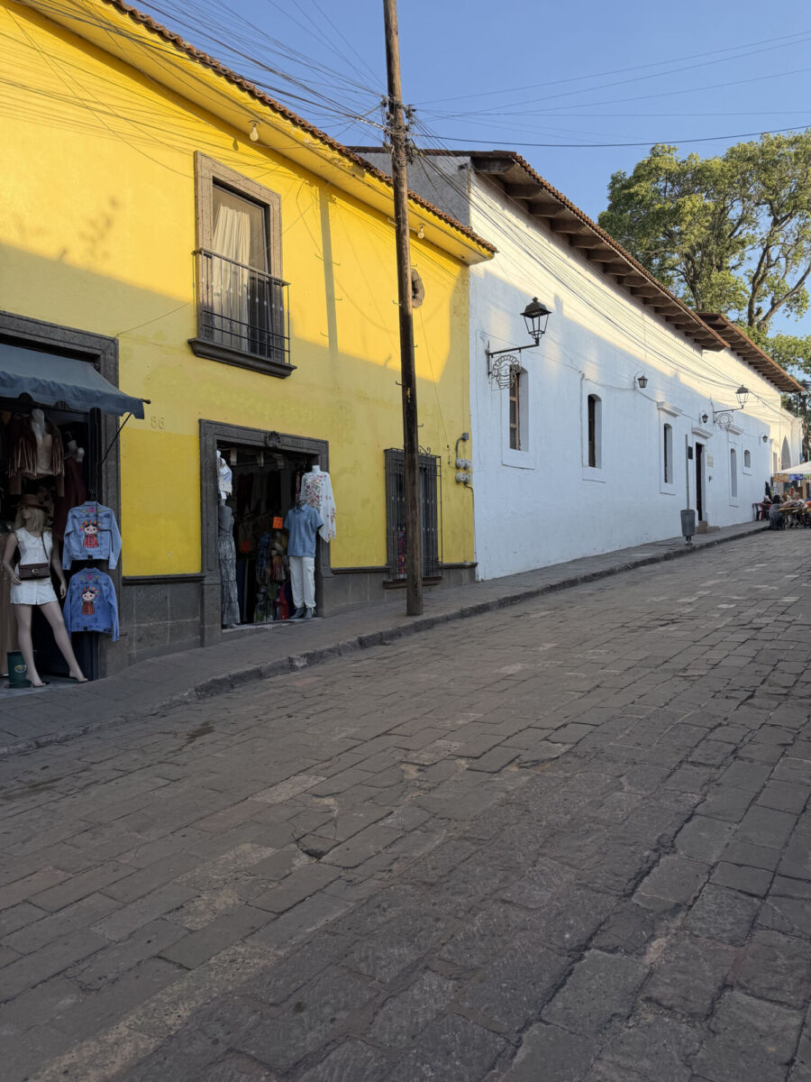Calles tranquilas de Amelaco de Bonfil