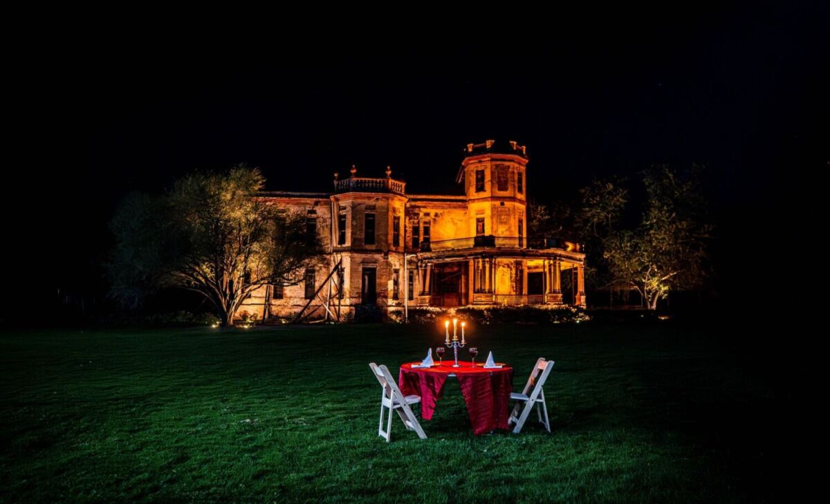 Cena romántica en el jardín de la Hacienda La Bella Cristina