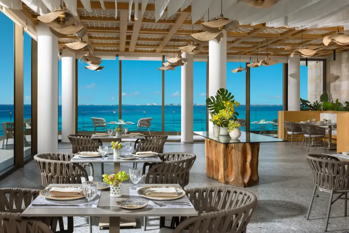 Restaurante La Vista en el Hotel Impression Isla Mujeres