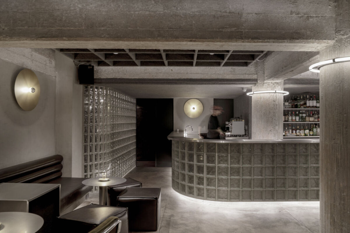 Ro Upstairs, Bar de vinilos