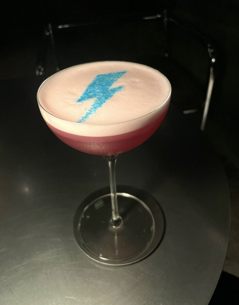 El listening bar de Polanco donde puedes ‘beberte’ canciones de Bowie, Michael Jakson y Pink Floyd