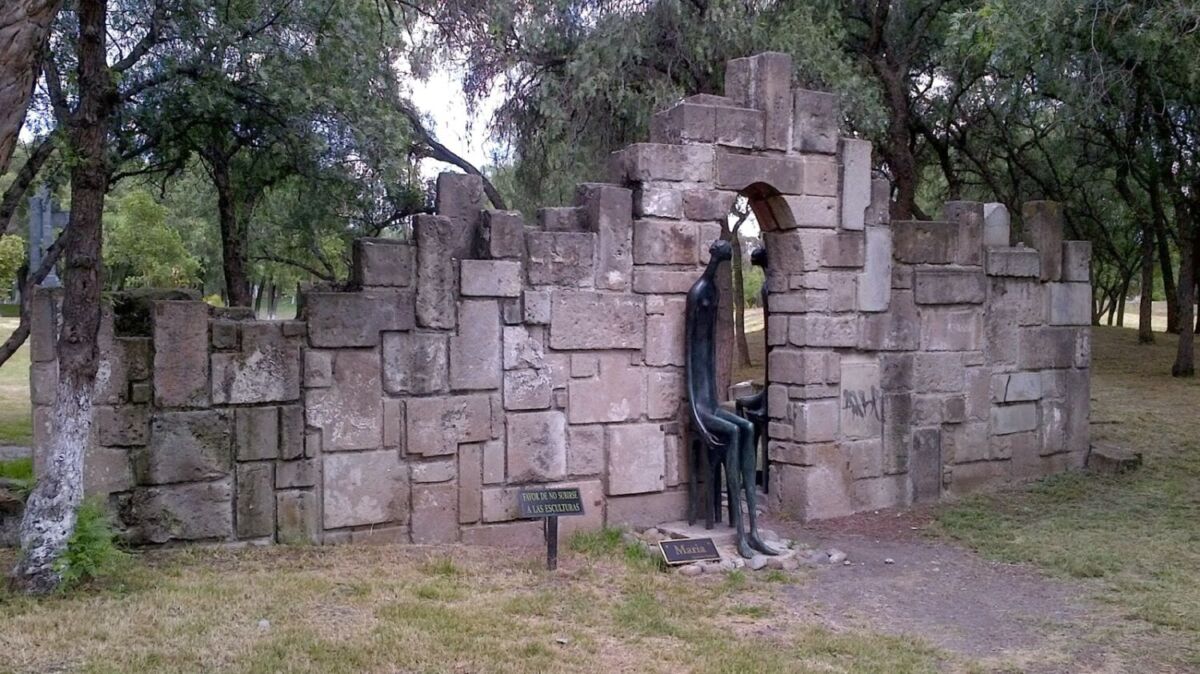 Escultura monumental en el Parque de las Esculturas de Cuautitlán Izcalli 