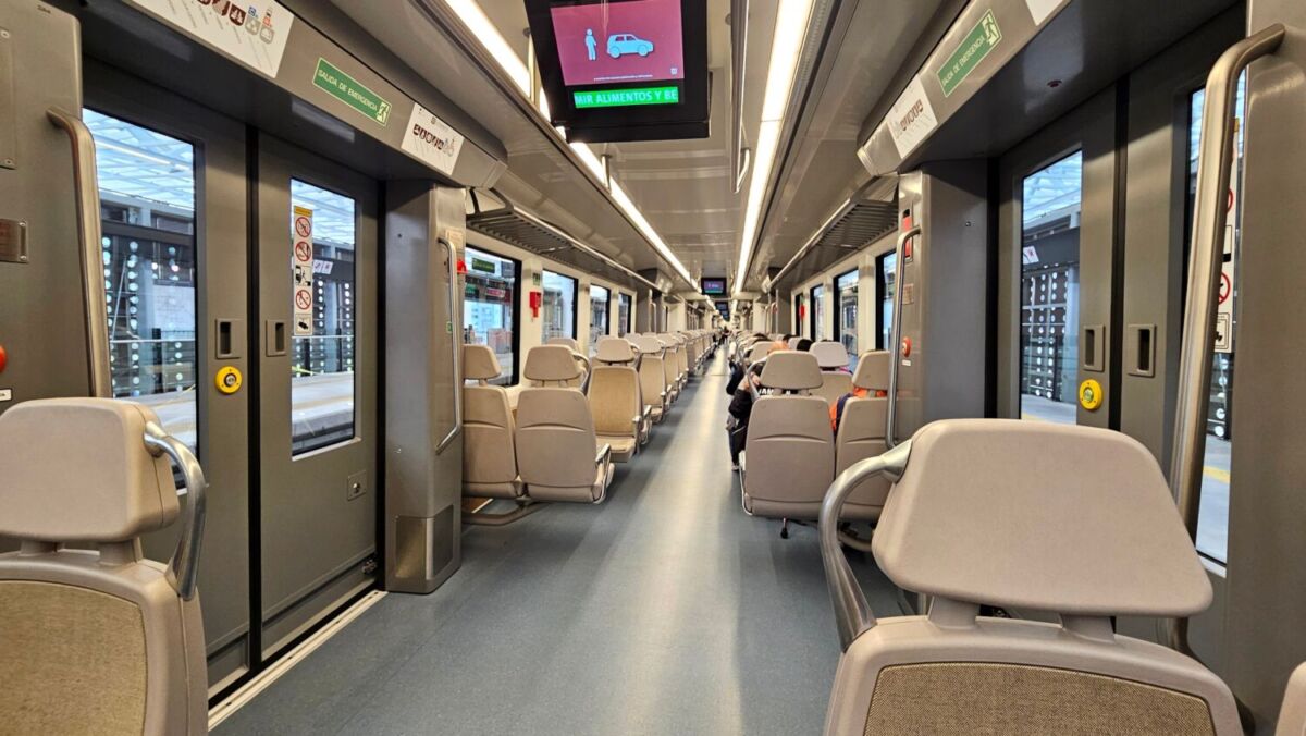 Interior del vagón del Tren Insurgente en la CDMX
