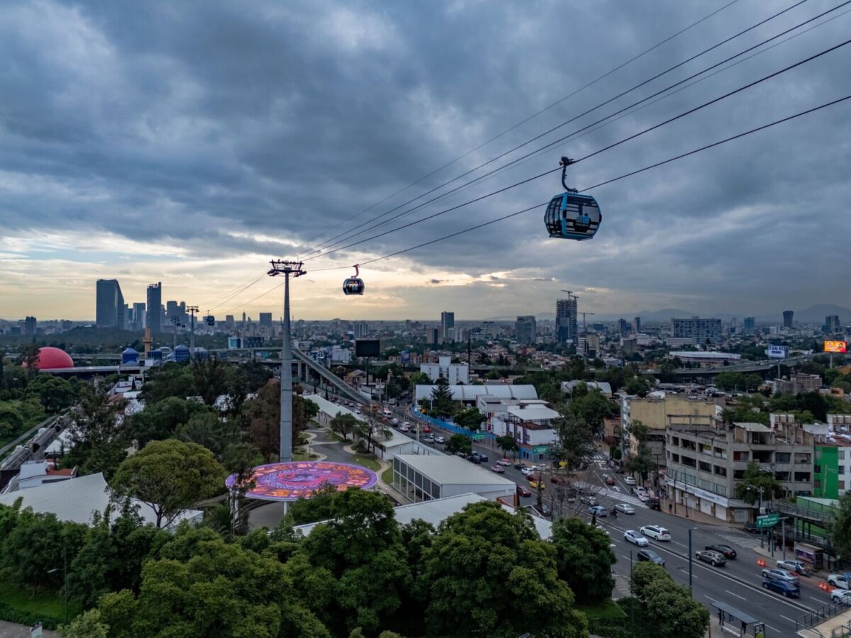 Vista panorámica del cablebús de Chapultepec en la CDMX