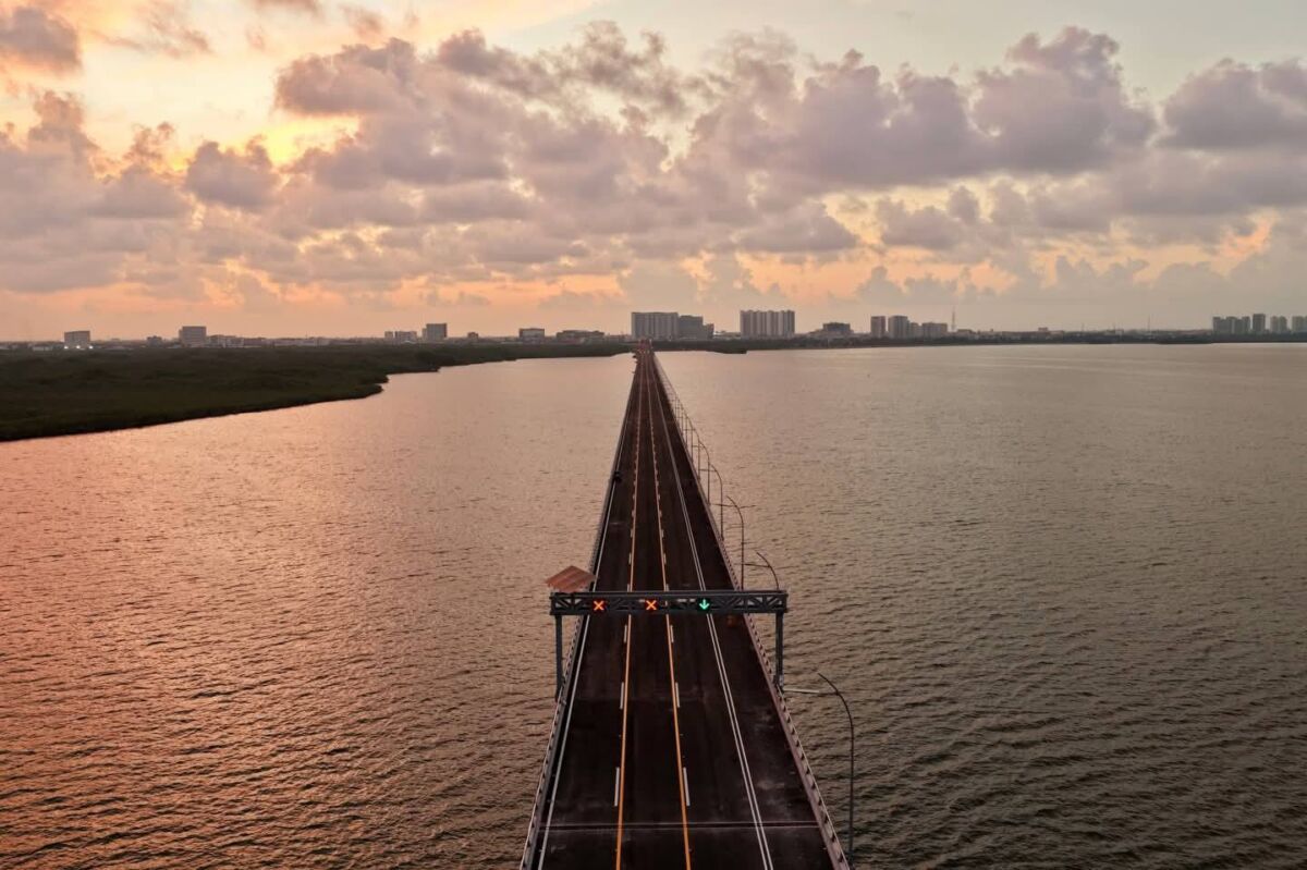 Vista aérea del Puente Nichupté en Cancún 