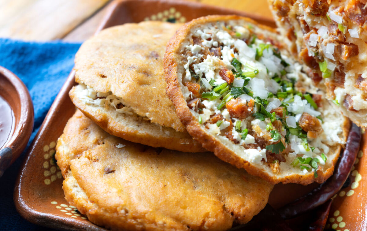 gorditas de chicharrón fritas 