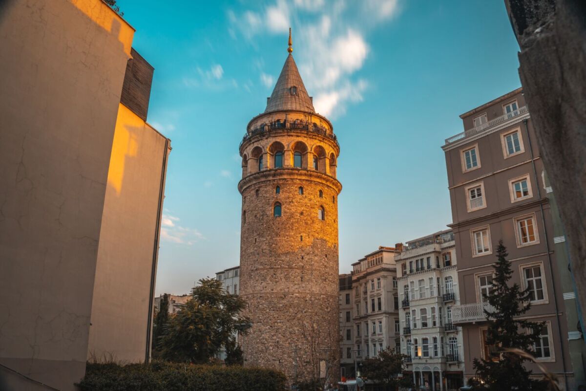 torre medieval en Estambul, Turquía 