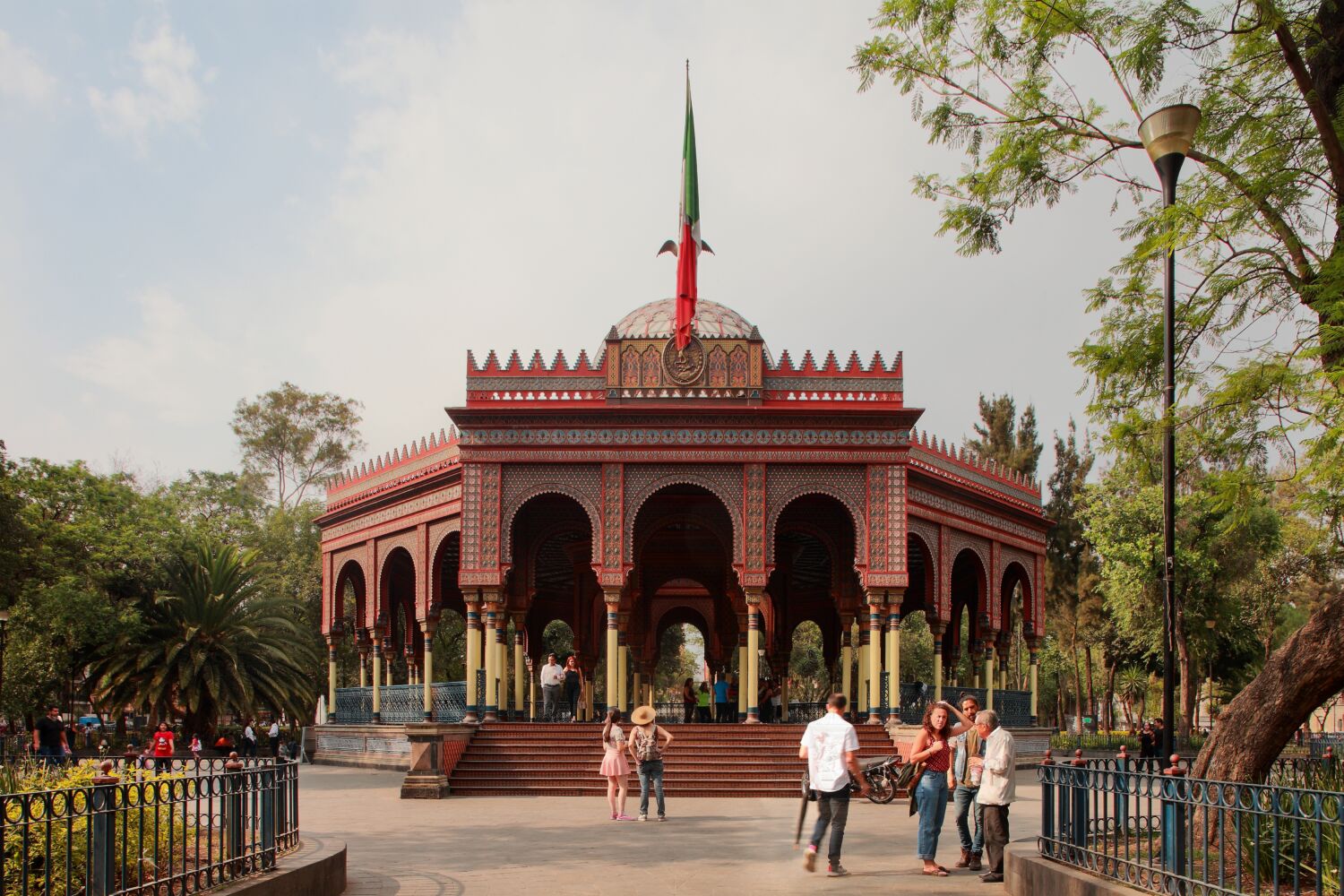 Restaurantes cerca del Kiosco Morisco para comer un domingo tranquilo por la Santa María Restaurantes cerca del Kiosco Morisco para comer un domingo tranquilo por la Santa María