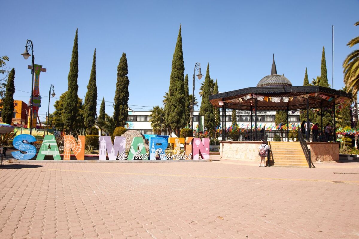 letras y kiosko de san martin de las piramides