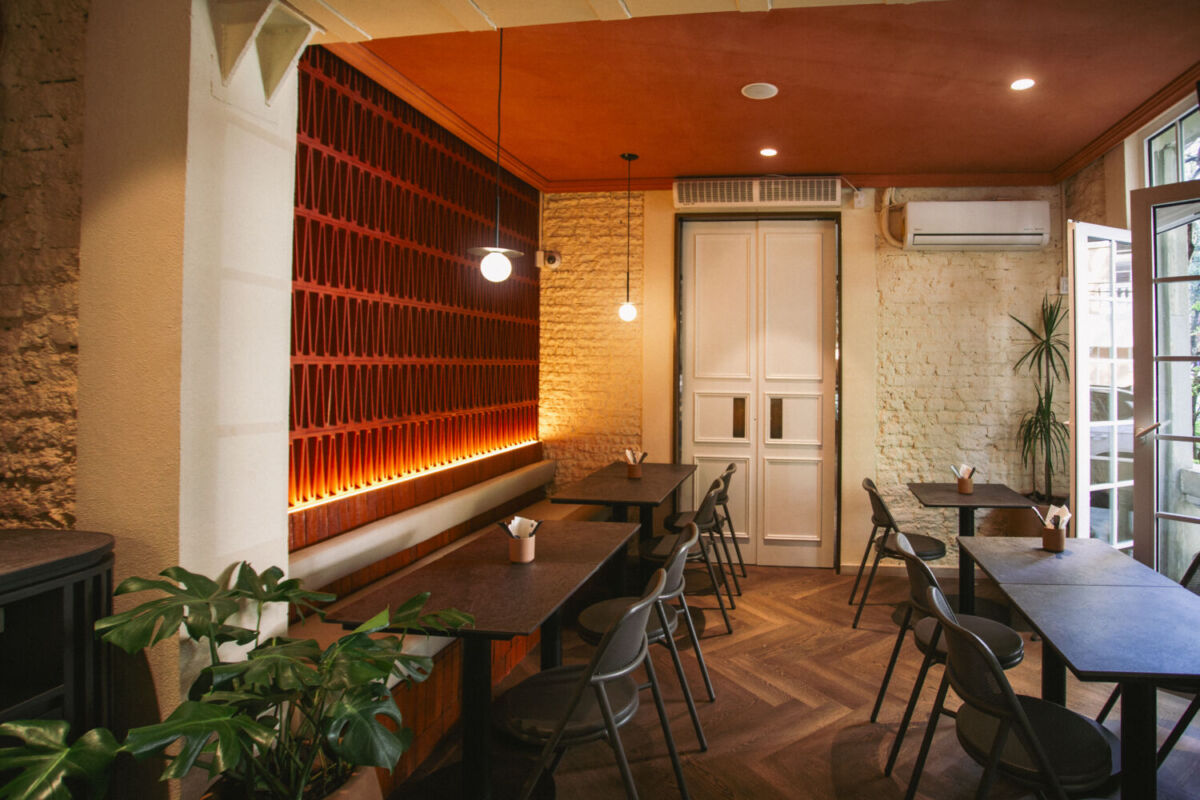 Salón interior de Tacos La Romita 