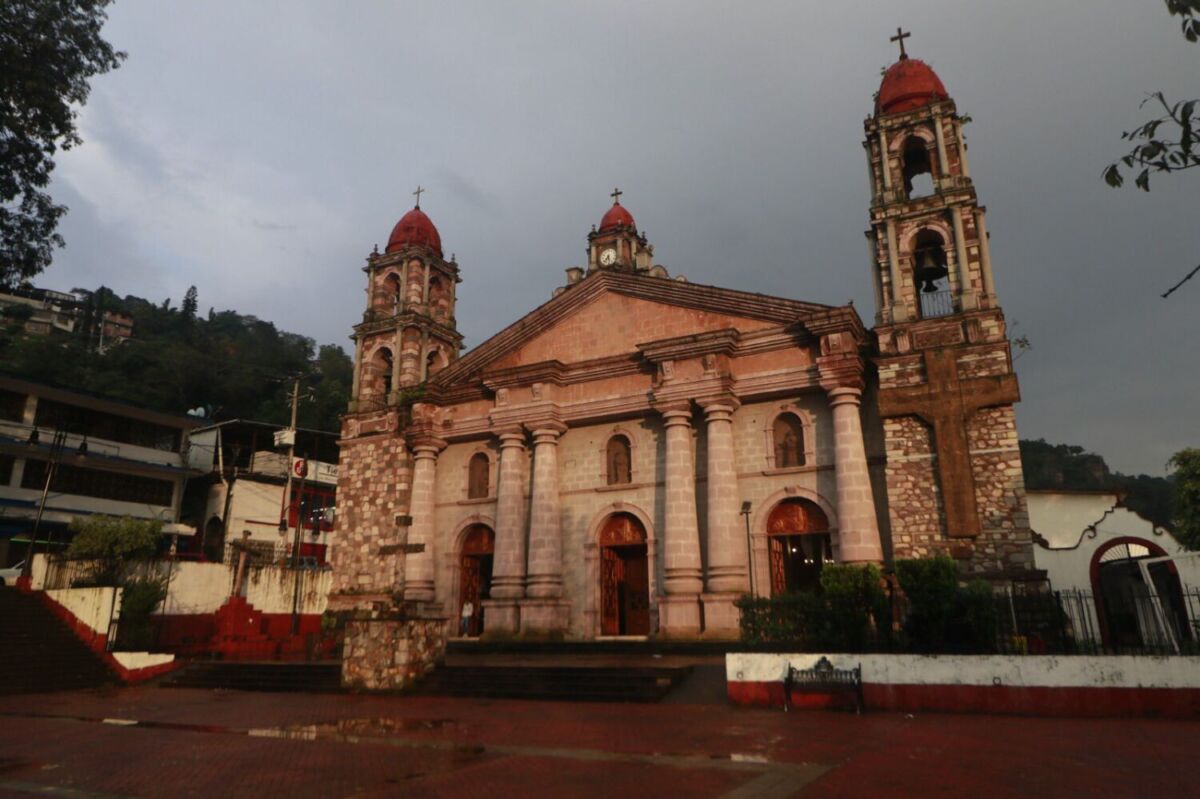 iglesia colonial en Temascaltepec, Estado de México