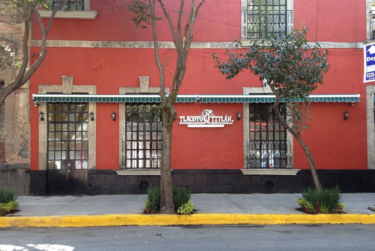 Solo los que viven en Santa María la Ribera conocen este restaurante donde los tacos, sopes y huaraches llevan insectos 