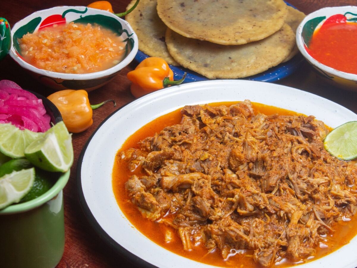 plato de cochinita pibil 