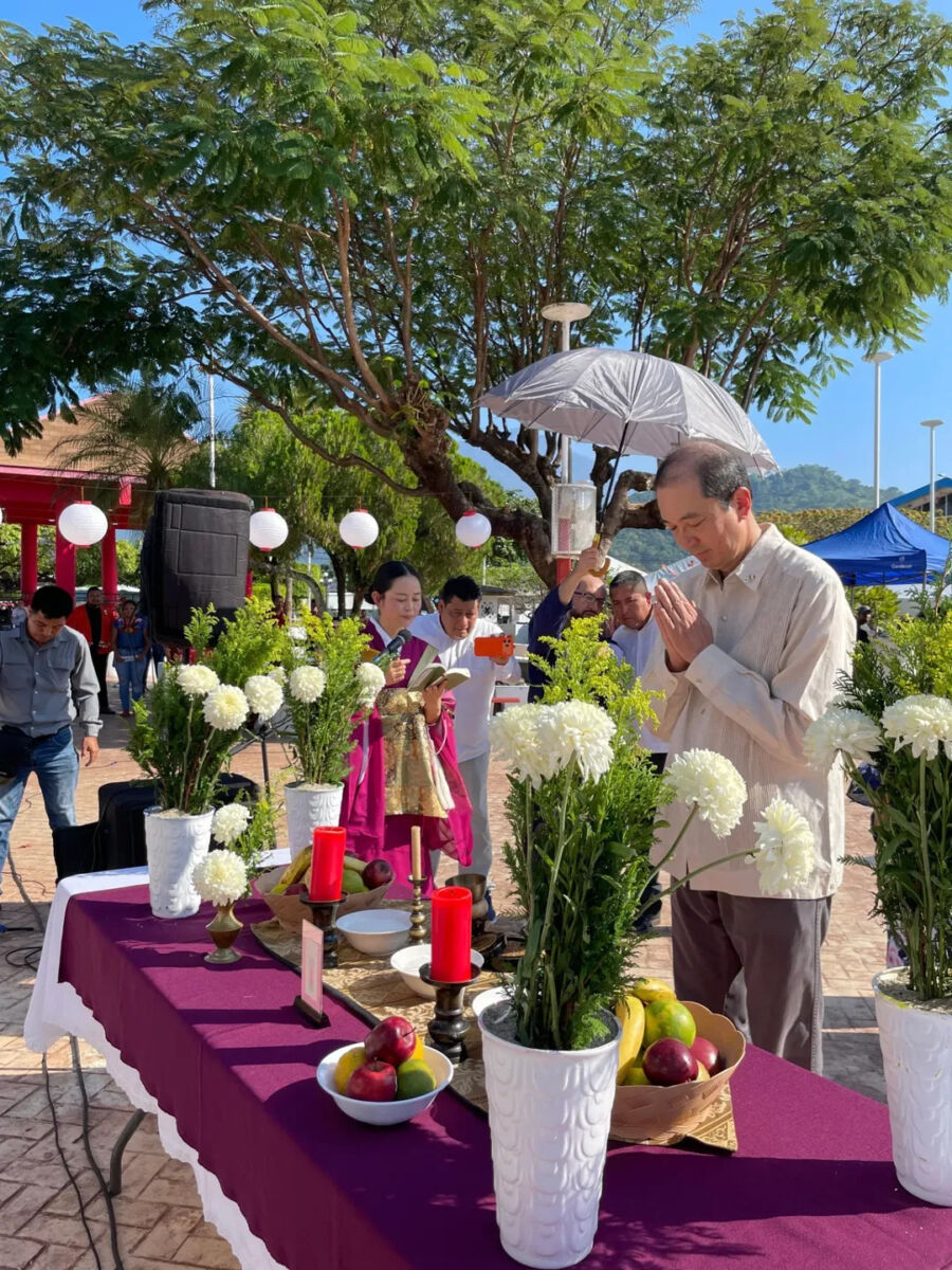 Embajador de Japón en México visitando Acacoyagua