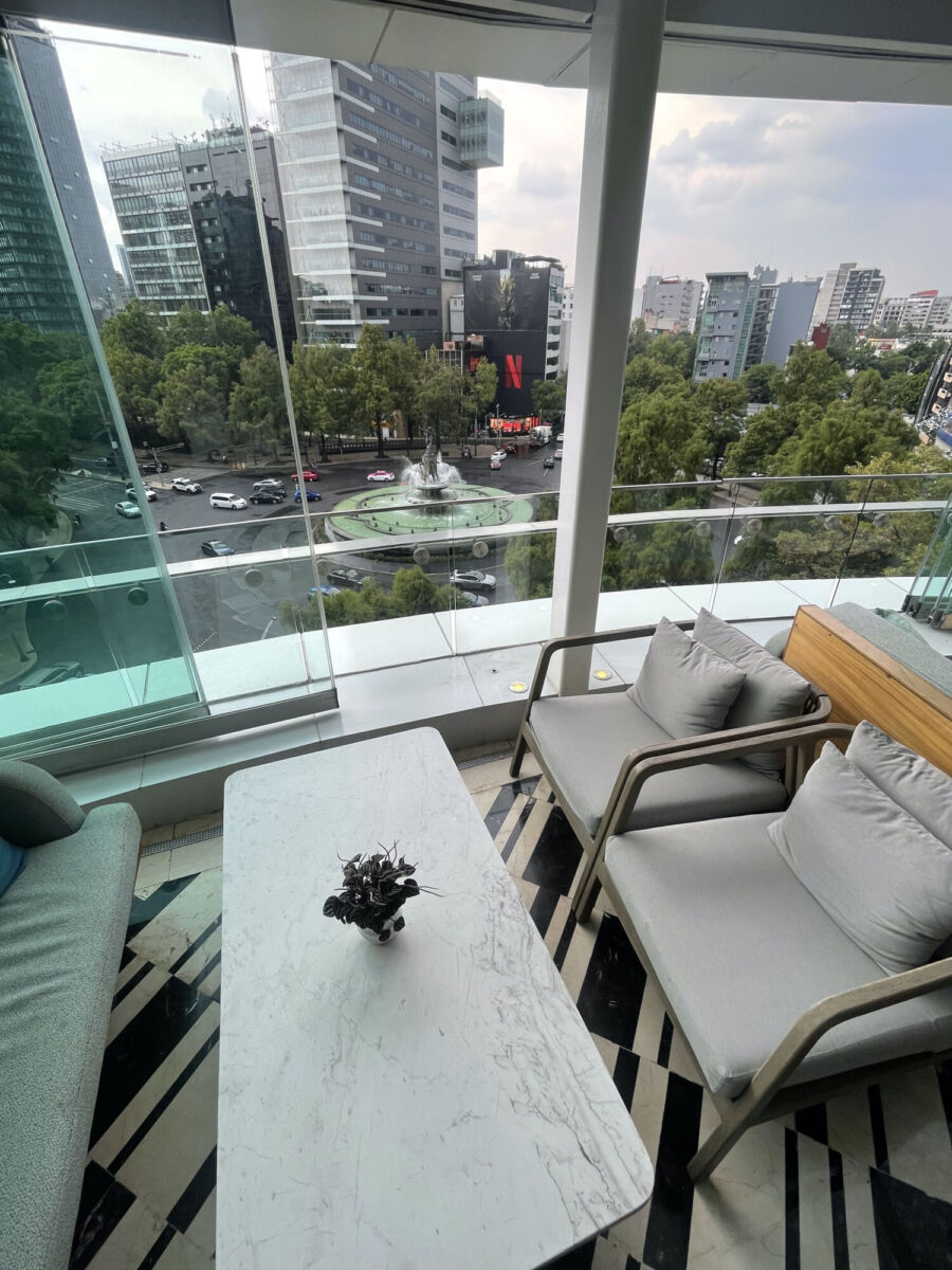 Vista a la Fuente de la Diana Cazadora desde el Hotel St Regis Mexico City 
