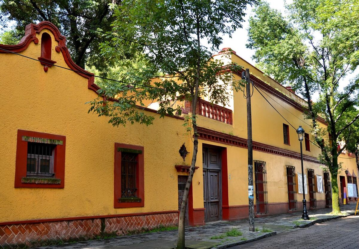 fachada de la Casa de Cultura Jesús Reyes Heroles en coyoacán