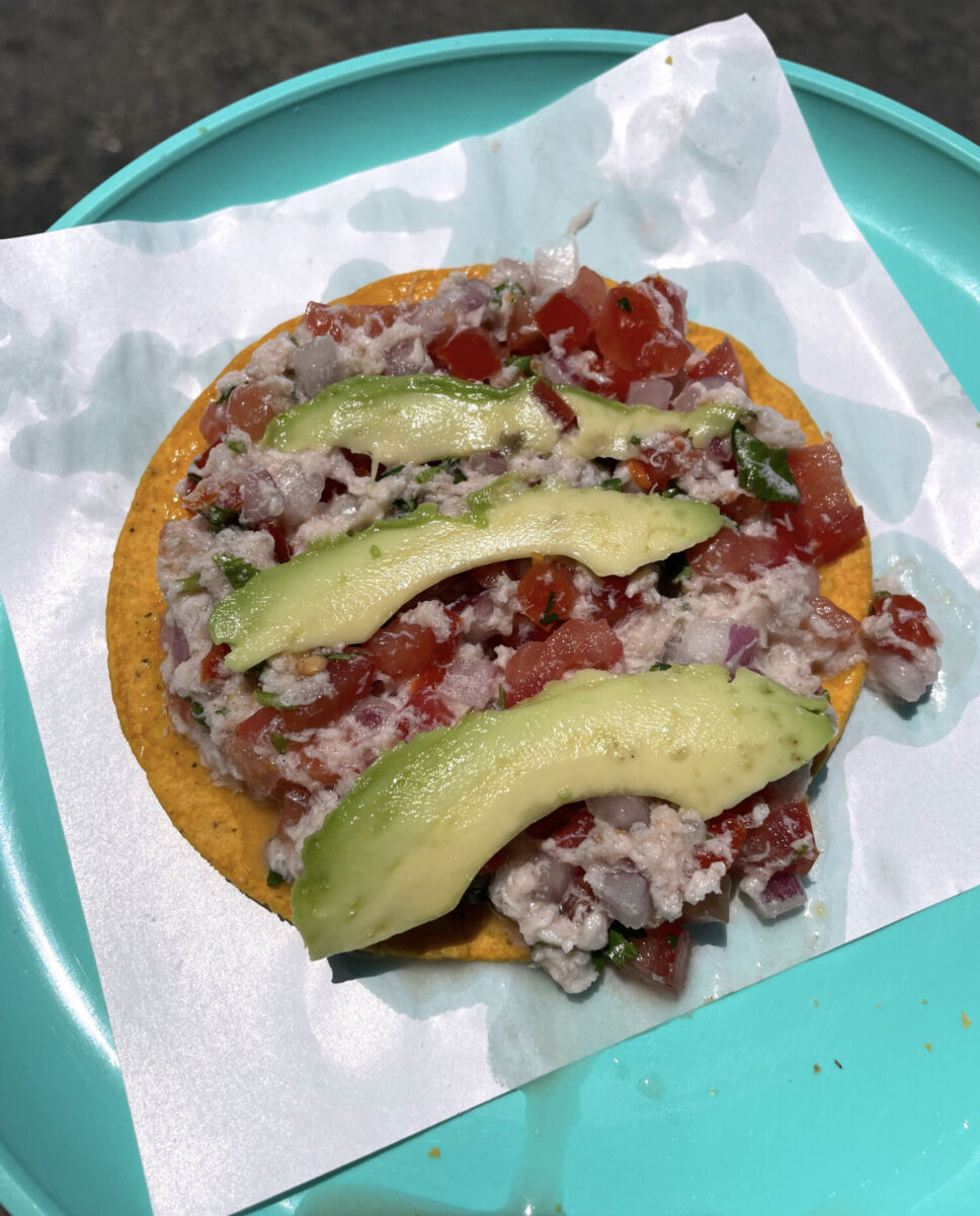 Tostada de mariscos de El Coyote en Ensenada