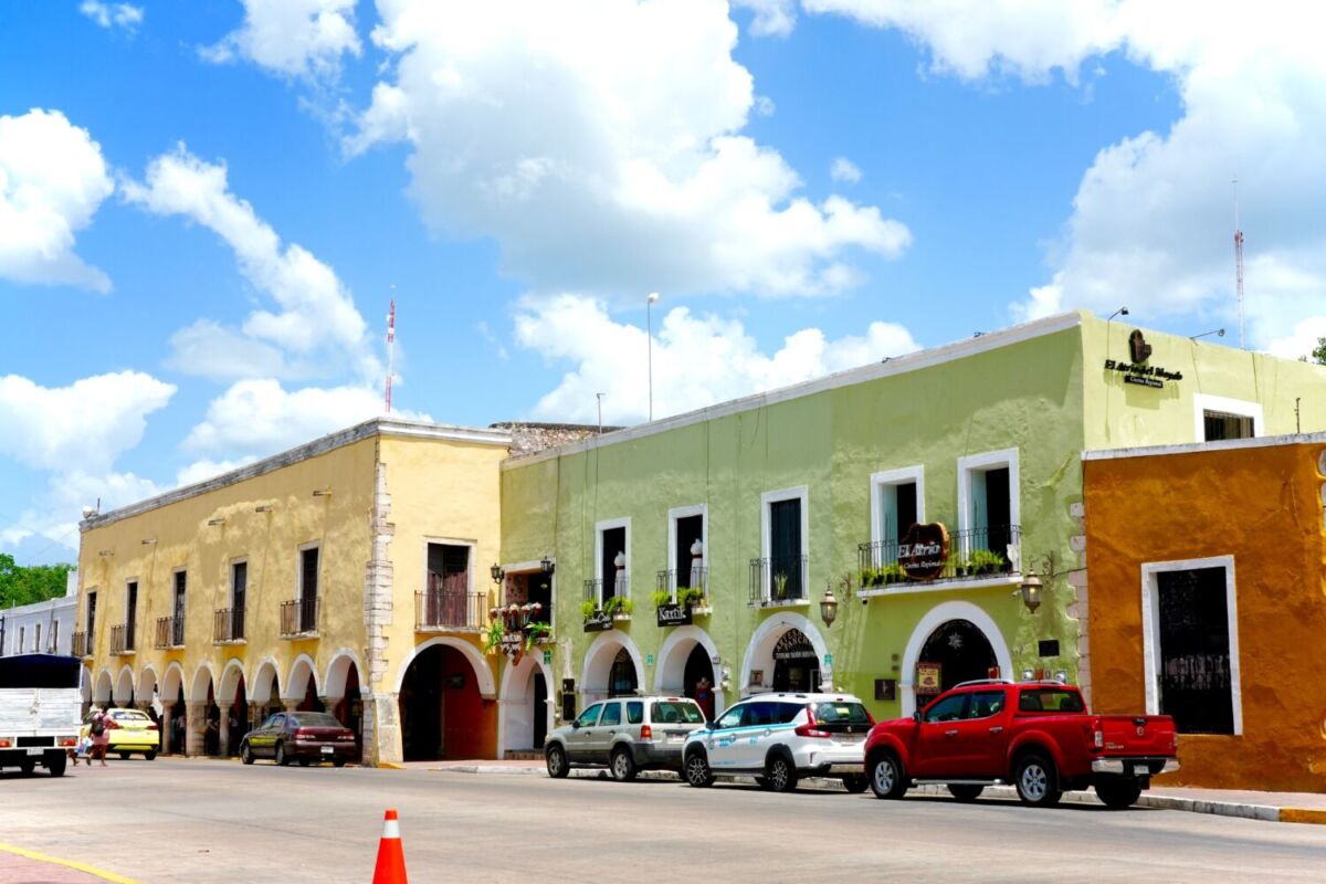 casitas de colores en Pueblos Mágicos de Yucatán