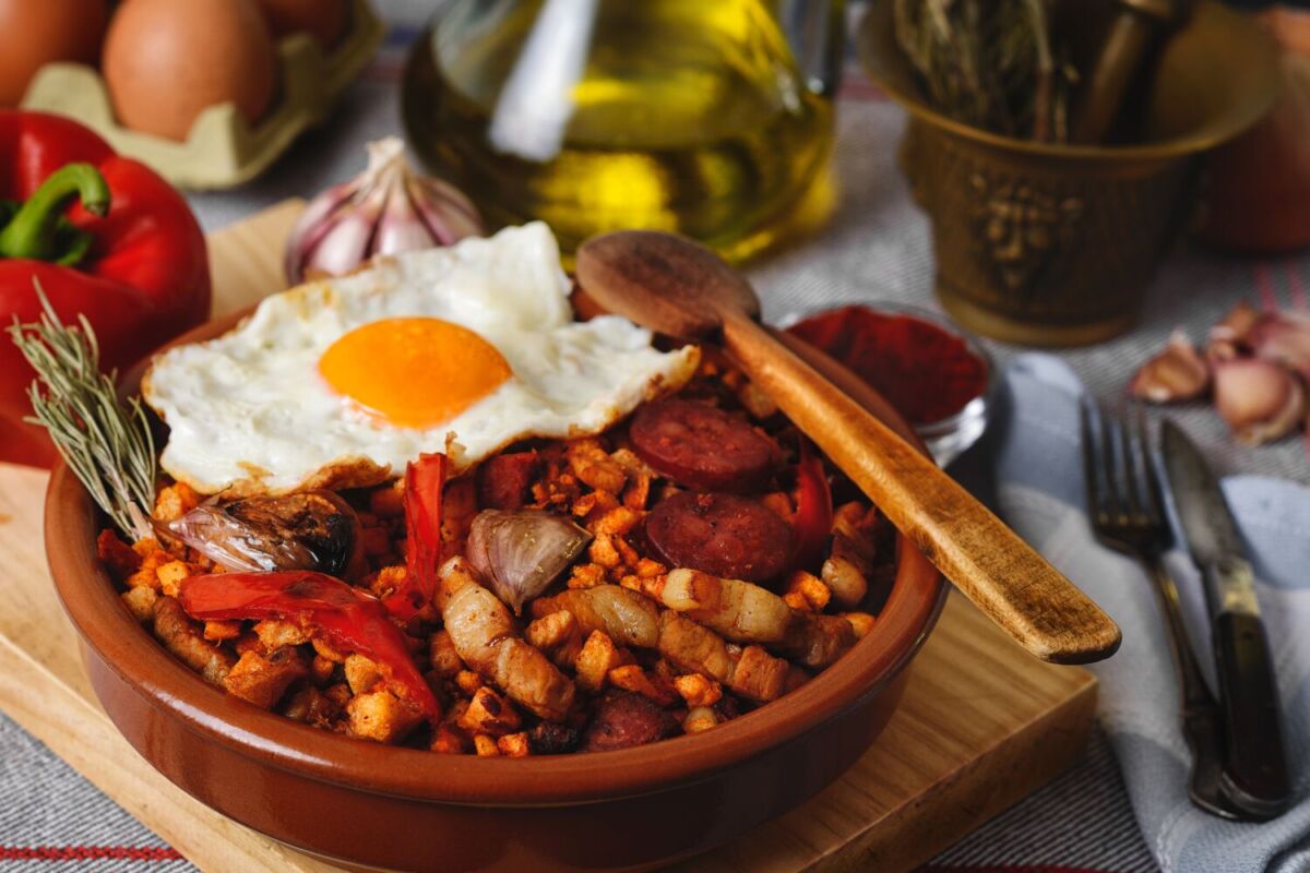 platillo de migas con carne 