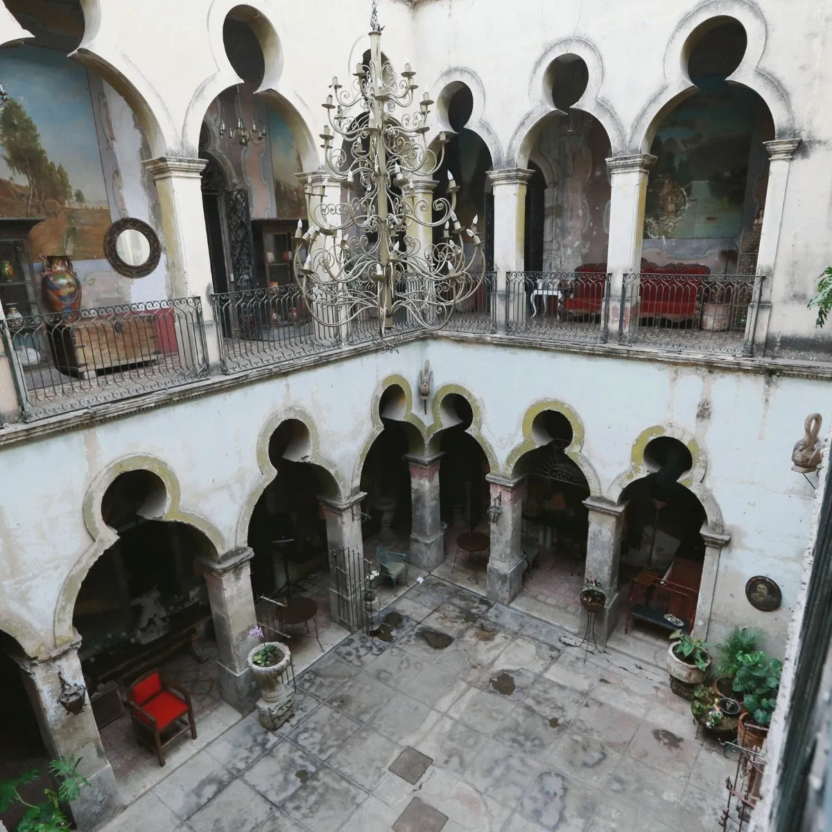 Patio central del Palacio de las Vacas en Guadalajara 
