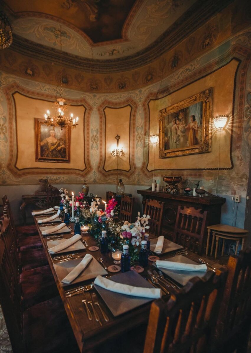 Cena elegante en el Palacio de Las Vacas