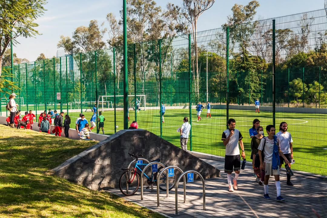 Canchas de fútbol en el Parque Lomas en Chapultepec