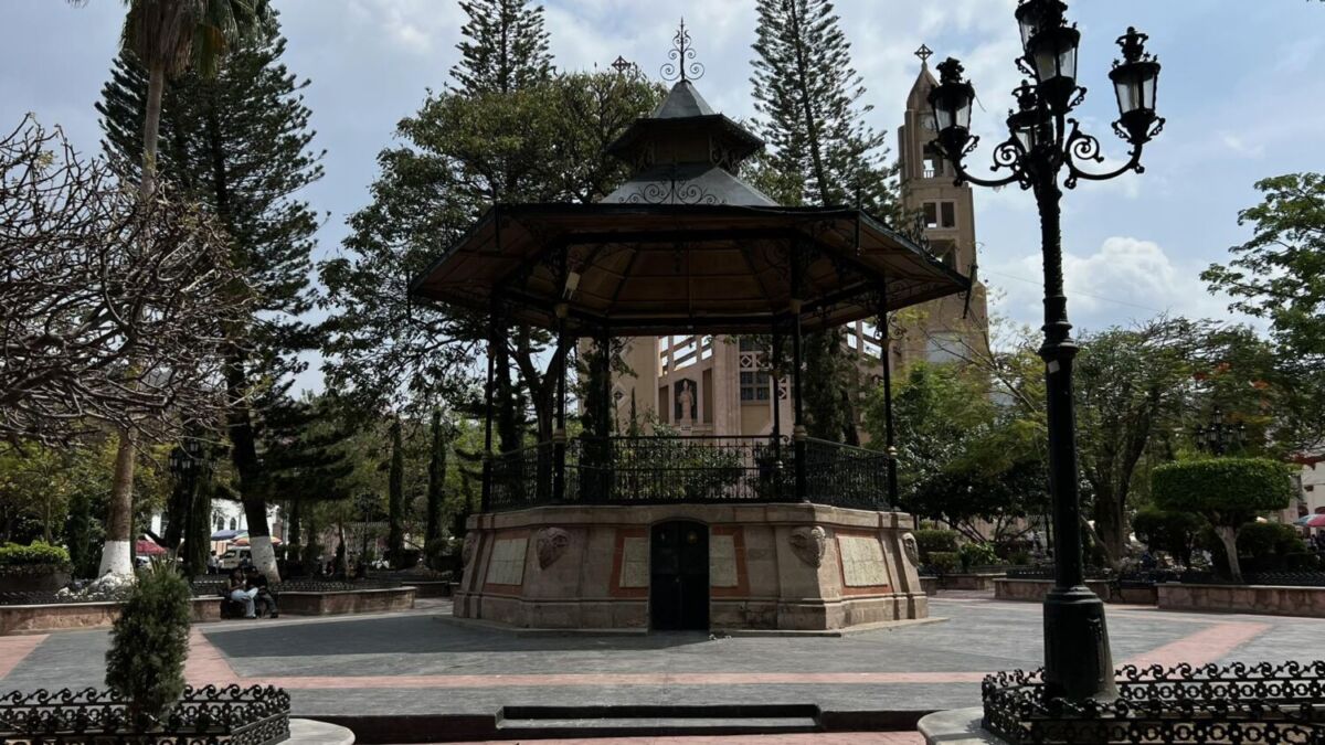 kiosko de zona de Chilapa en Tixtla de Guerrero