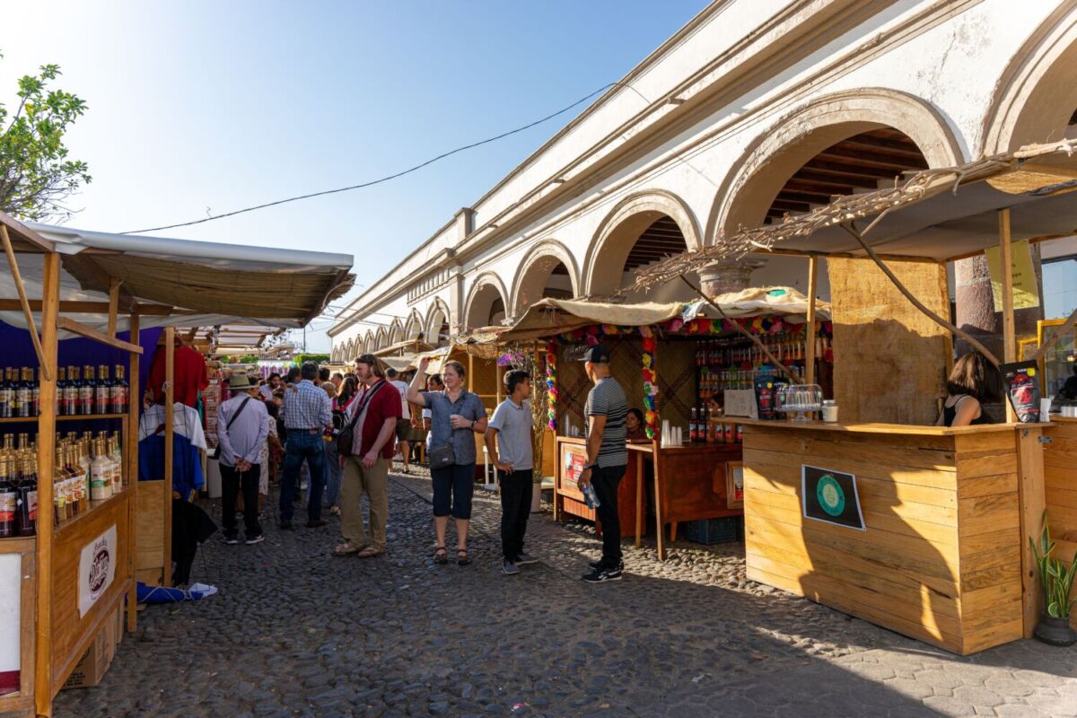 Mercado en el centro de comala