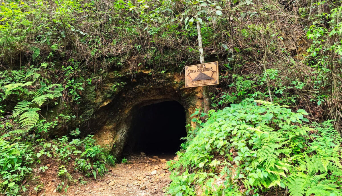 Entrada a la Mina Santa Gertrudis en San Sebastián del Oeste