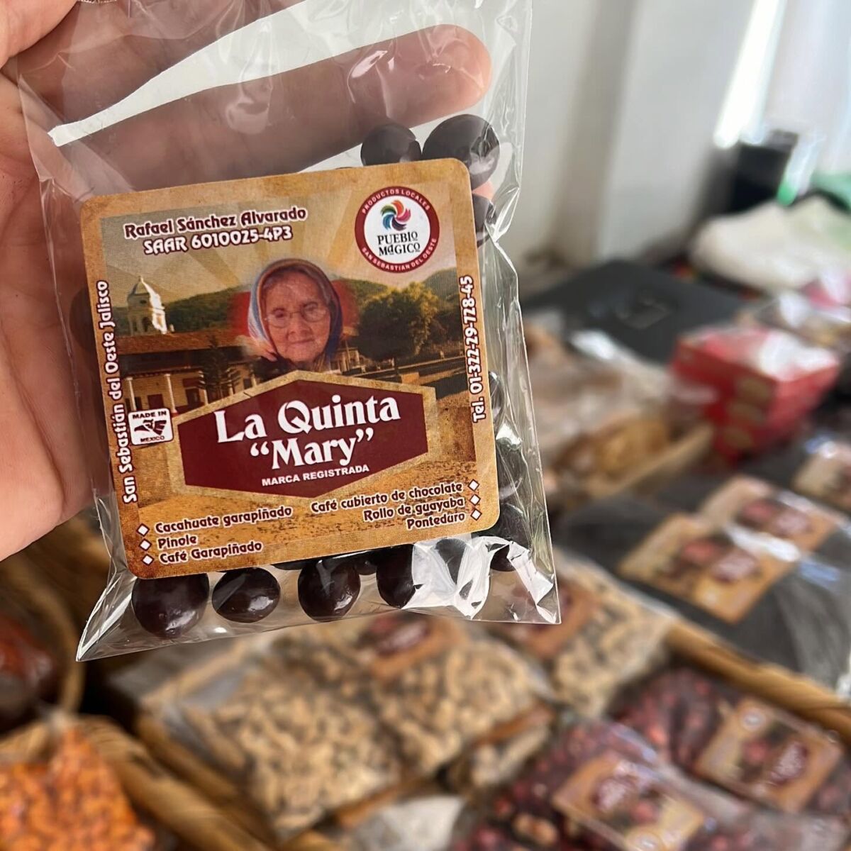 Bolsa con café cubierto de chocolate de La Quinta Mary