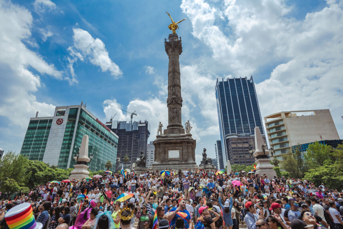 Marcha LGBTQ+ en el Ángel de la Independencia