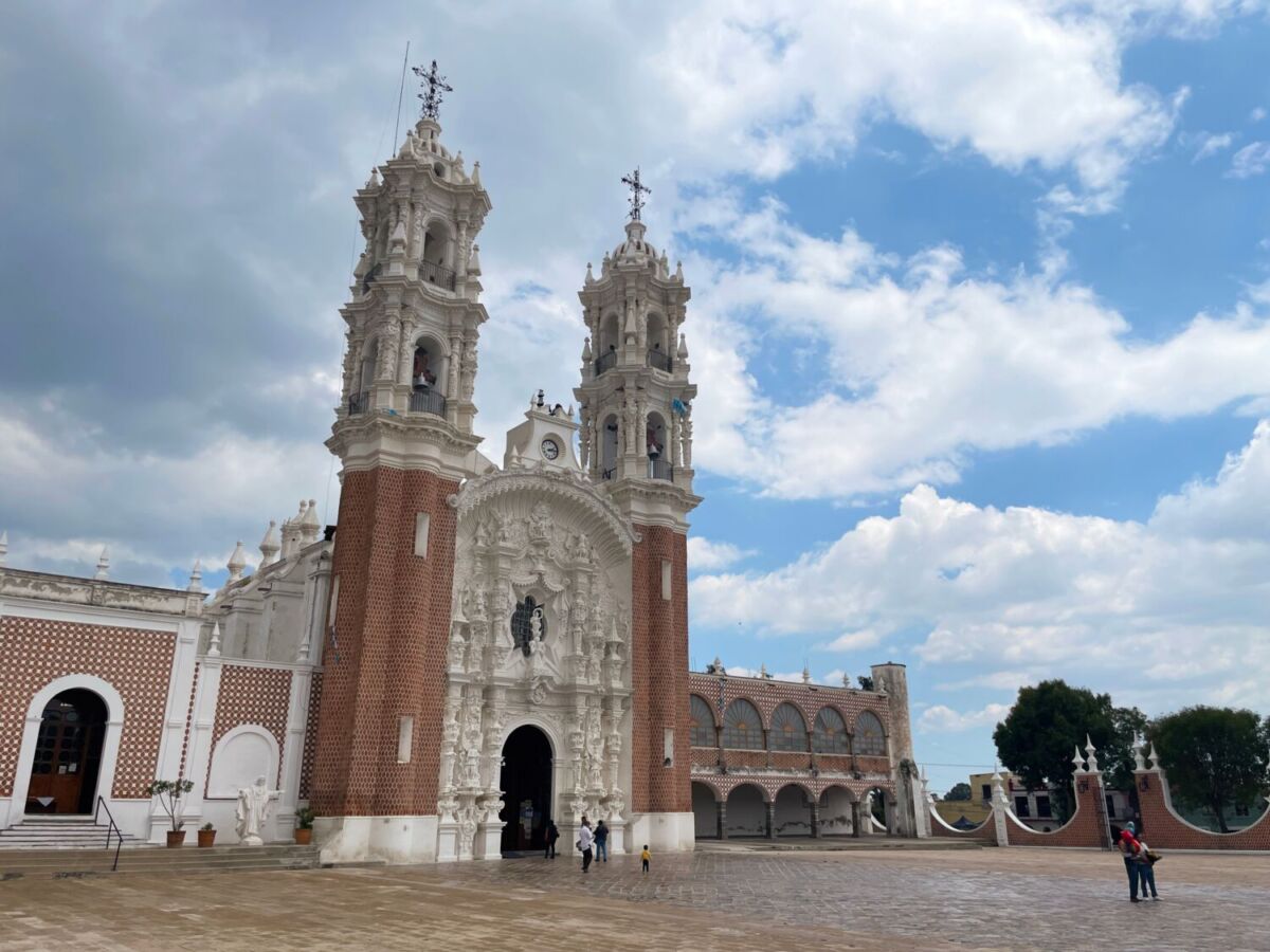 iglesia de tlaxcala en un día soleado
