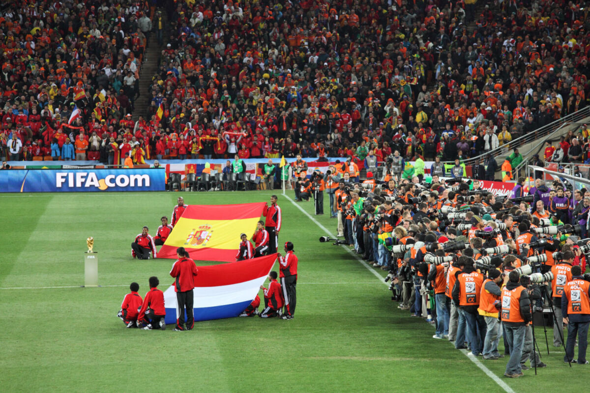 banderas de España y Países Bajos en la final del Mundial de Sudáfrica 