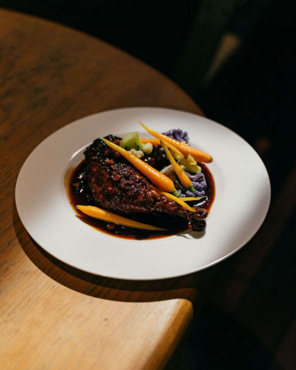 pollo orgánico con vino tinto