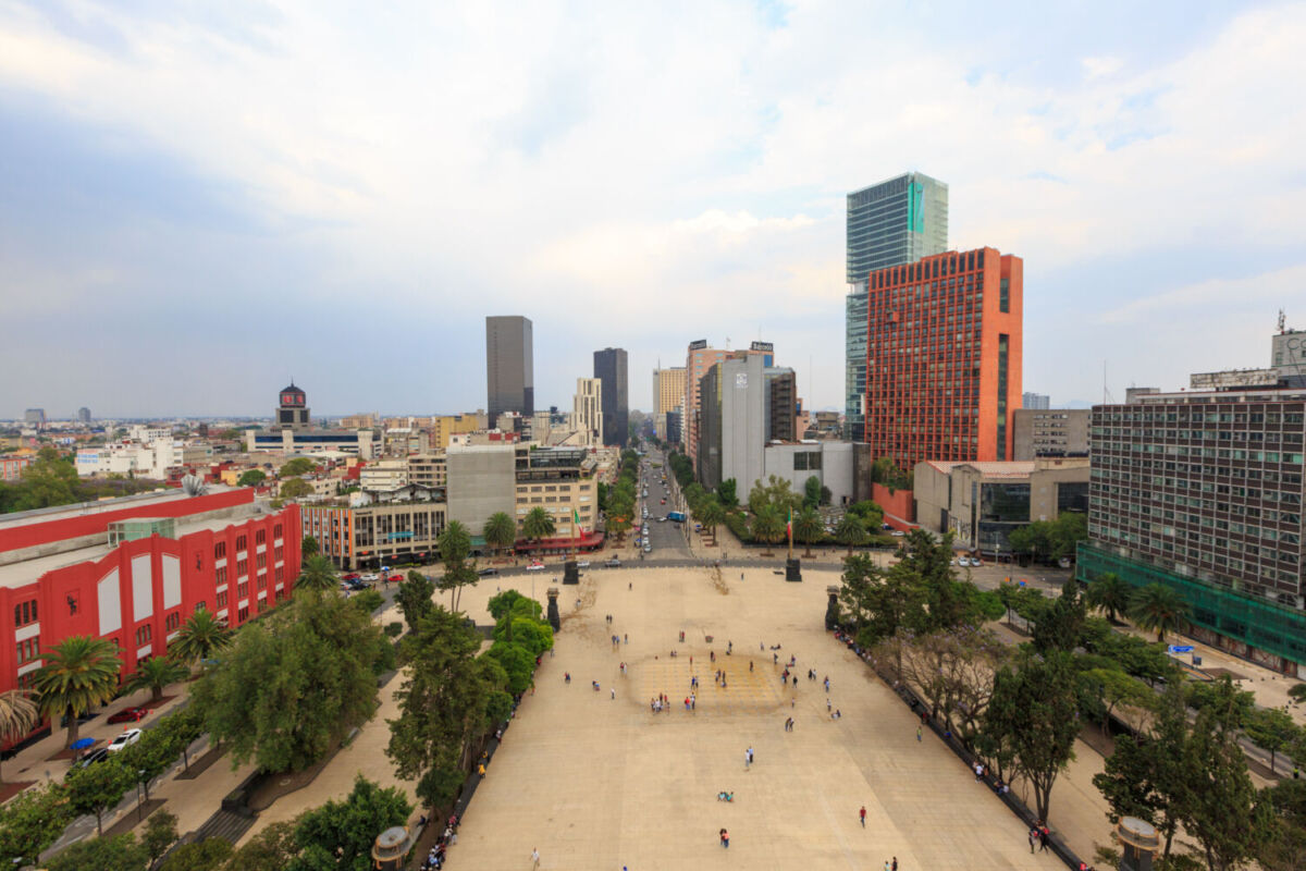 vista de la Tabacalera desde el Monumento a la revolución